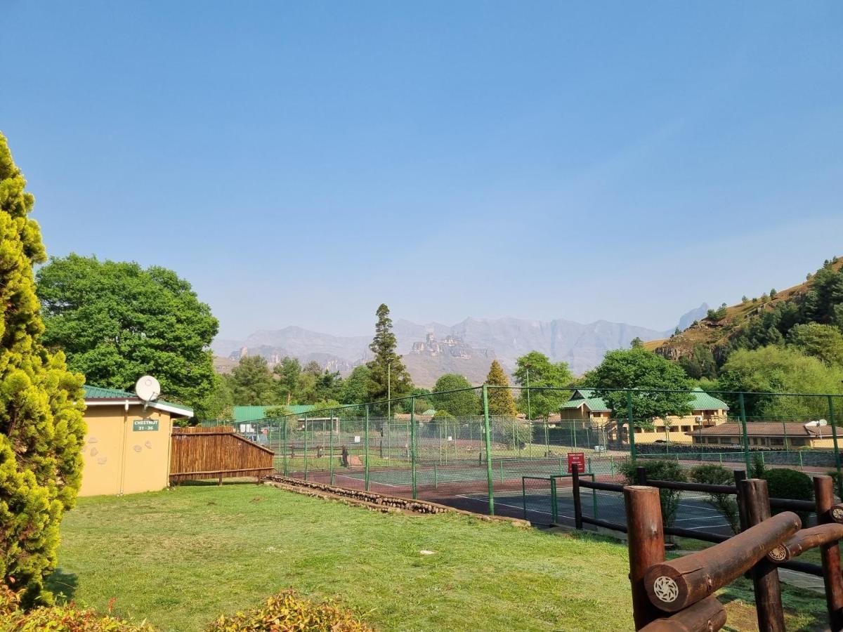 Gooderson Drakensberg Gardens Golf & Spa Resort Exterior photo